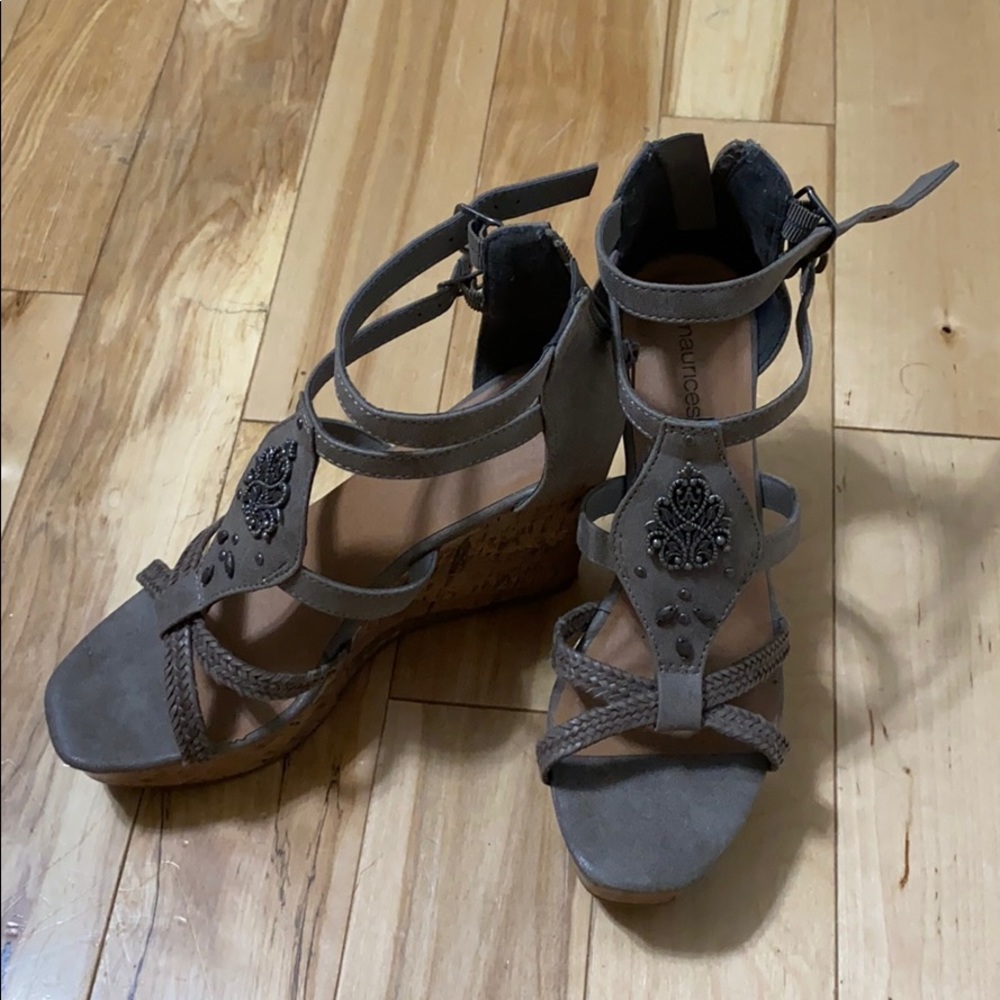 Maurices grey wedge sandals size 9